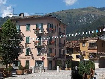Fino Del Monte Albergo Centrale מלון Fino Del Monte